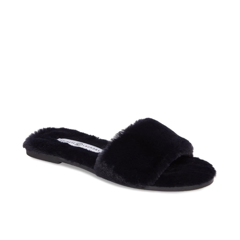 Faux fur slides